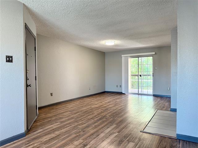 Foto del edificio - 12484 Abrams Rd