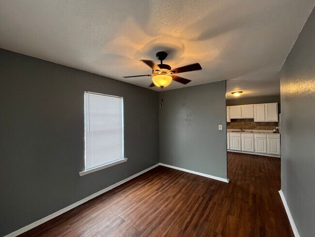 Foto del edificio - 2513 Quintana Rd