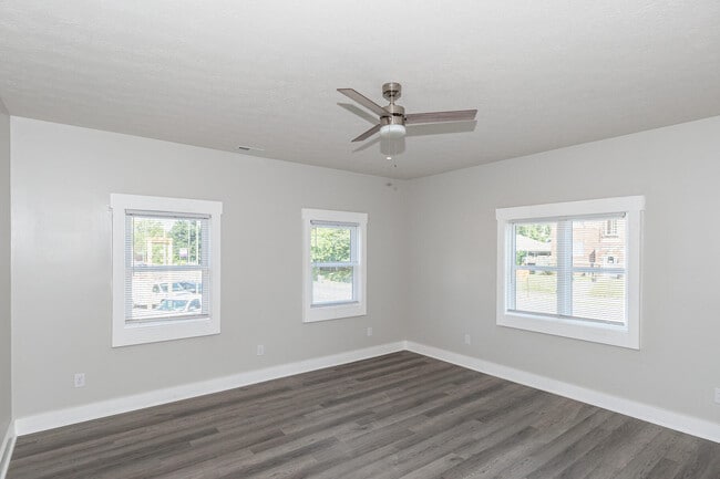 Photo - 5143 Washington St Apartment