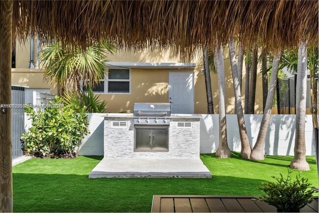 Foto del edificio - 813 W 39th St