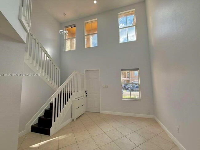 Building Photo - 922 NW 134th Ave