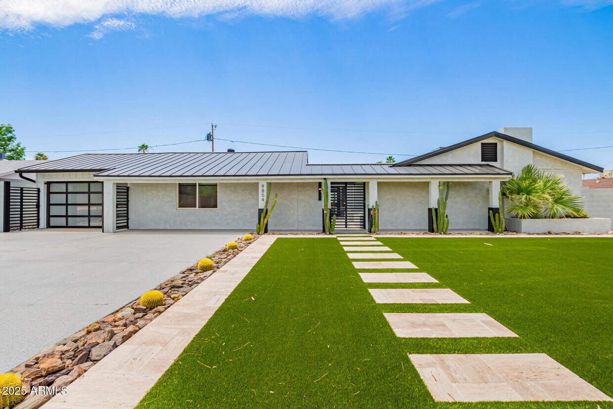 Foto principal - 9854 N 29th St