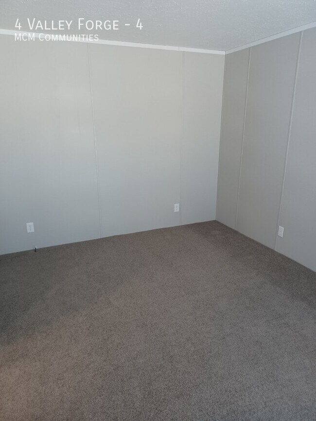 Building Photo - QUICK MOVE-IN! 4 Valley Forge, Williamston...