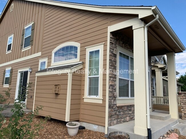 Building Photo - 552 Hanging Rock Pl