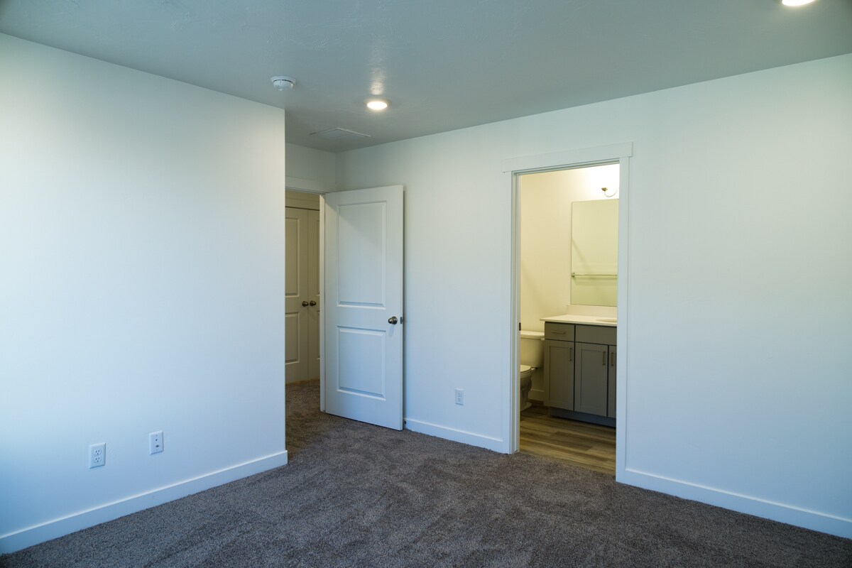 1825 E Fall St, Eagle Mountain, UT 84005 Townhome Rentals in Eagle