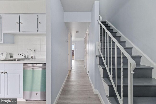 Foto del edificio - 8145 Community Dr