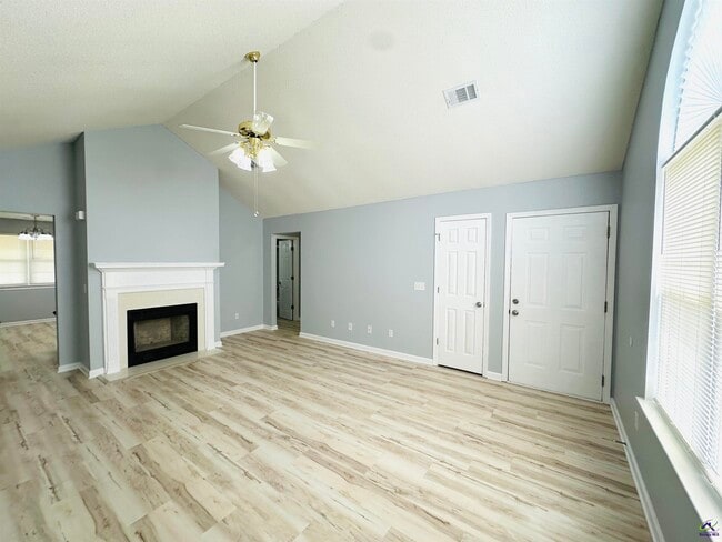 Foto del edificio - 107 Eagles Landing Trail