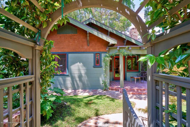 Foto del edificio - 845 S Los Robles Ave