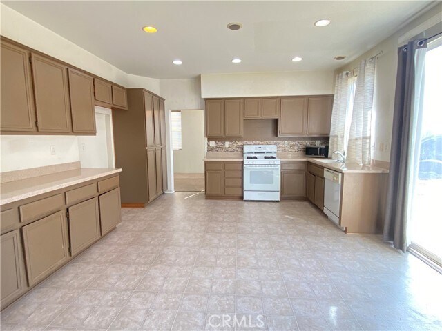 Foto del edificio - 29799 Kentfield Dr