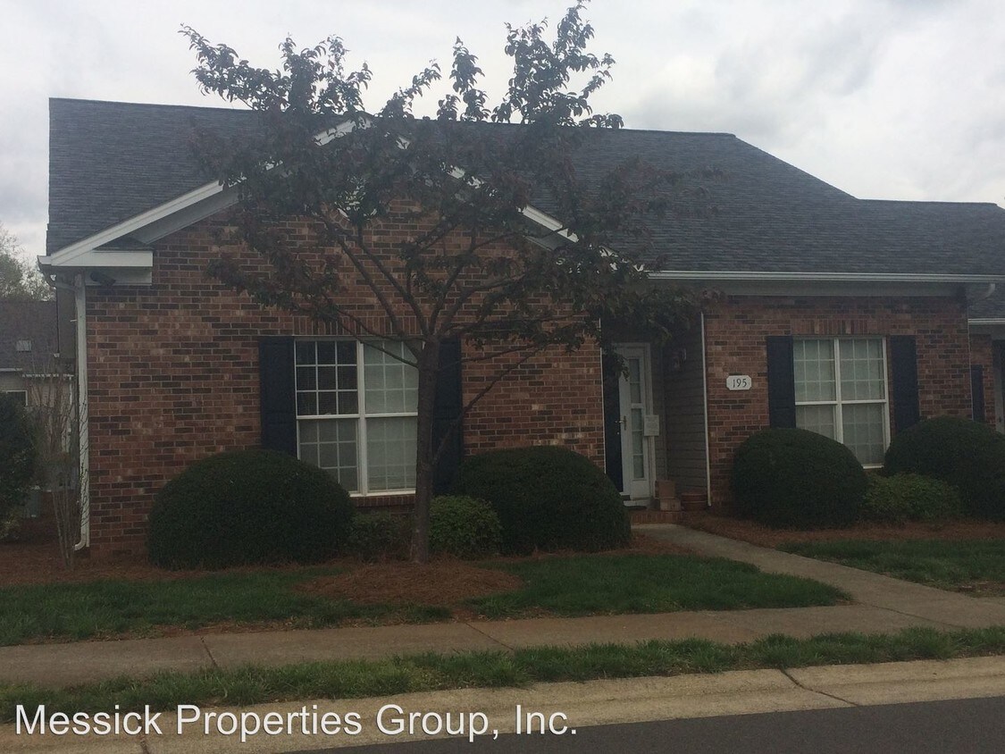 Foto principal - 195 Stadium Oaks Dr
