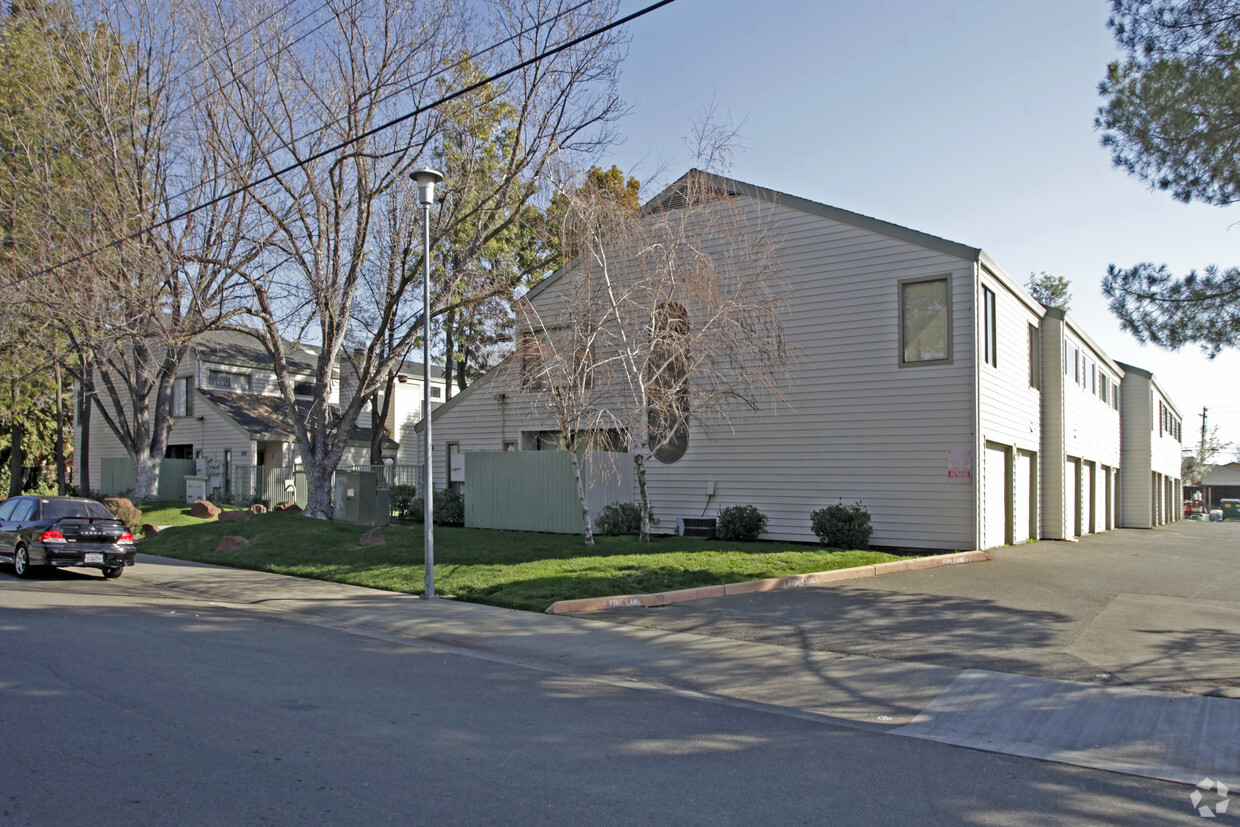 Foto principal - Arden Court Garden Townhomes