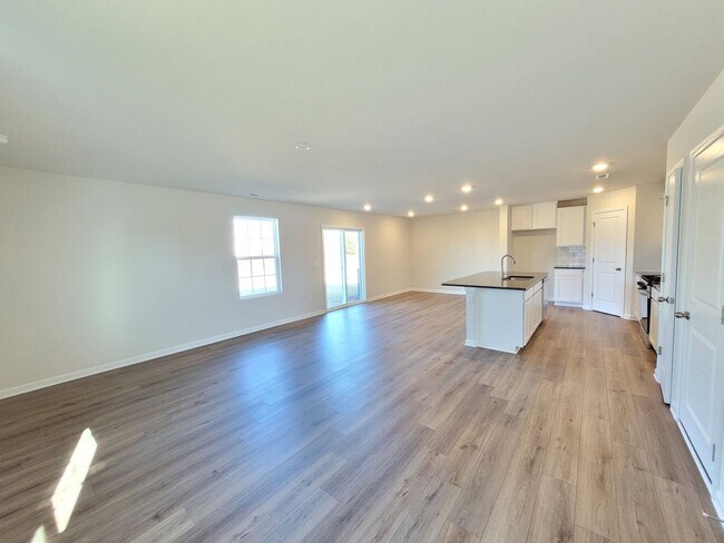 Foto del edificio - BRAND NEW - Stunning 4 Bed/2.5 Bath Home -...