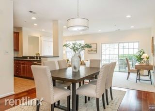 Building Photo - 2 br, 2.5 bath House - 120 Rock Creek Dr