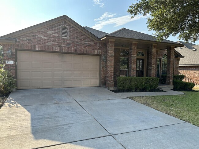 Building Photo - 10932 Quarry Oaks Trail