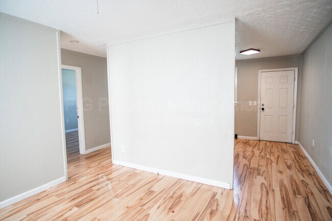 Photo - 1416 Chicago Ave Apartment