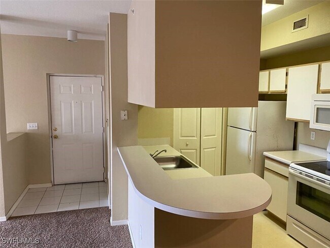 Building Photo - 6321 Aragon Way