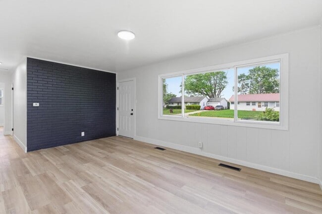 Foto del edificio - 4370 Saylor St