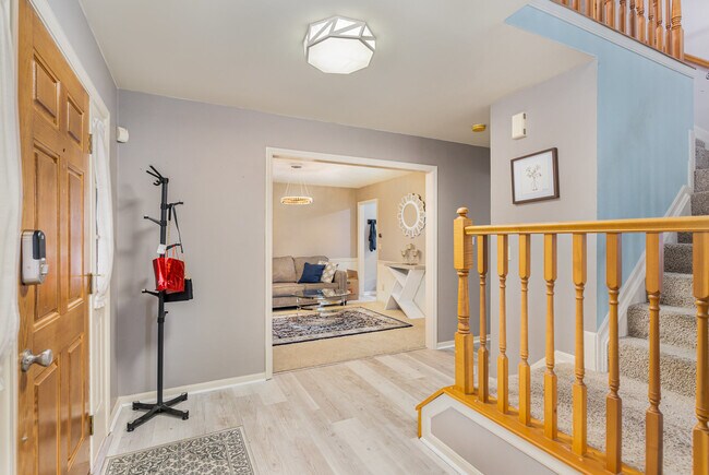 Building Photo - 7279 Rolling Meadows Dr