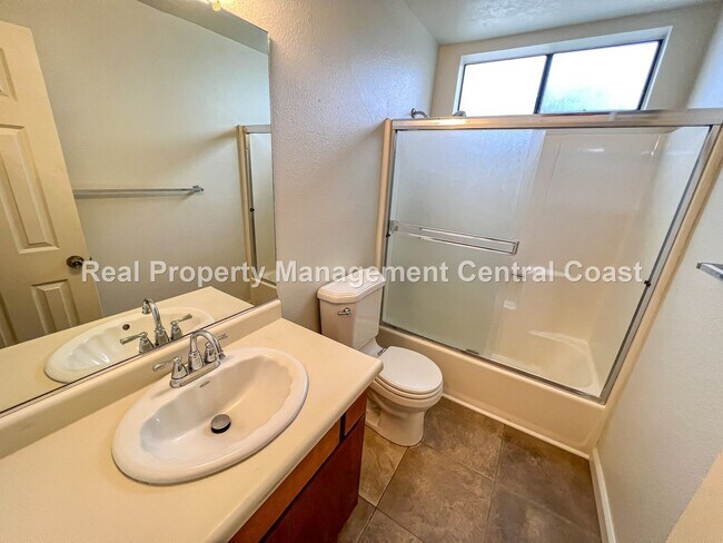 Foto del edificio - LEASE PENDING - Apartment Near Downtown Atascadero - 2 Bed / 1 Bath