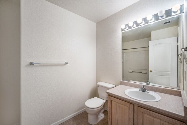Building Photo - Check out this beauty - Available now!!