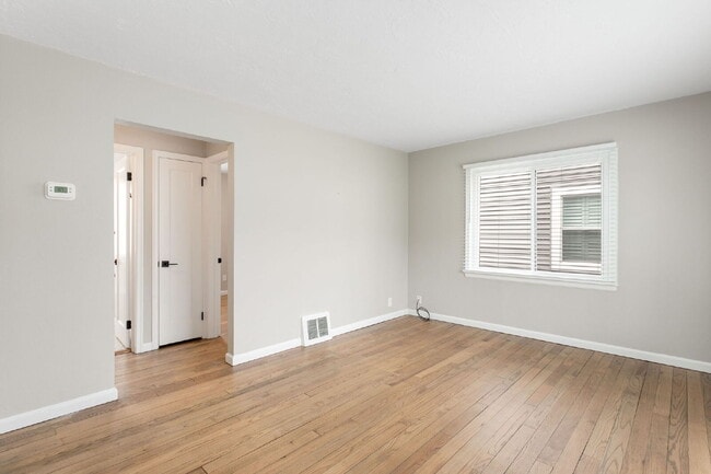 Foto del edificio - 410 W Angela Blvd