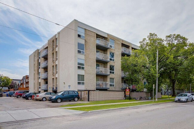 Photo du bâtiment - Birchcrest Estates