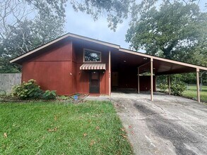 Building Photo - 888 De Paul Dr