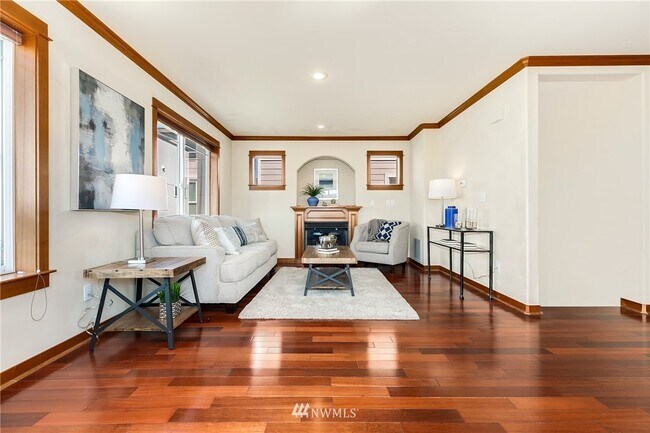 Sala de estar - 3804 13th Ave W