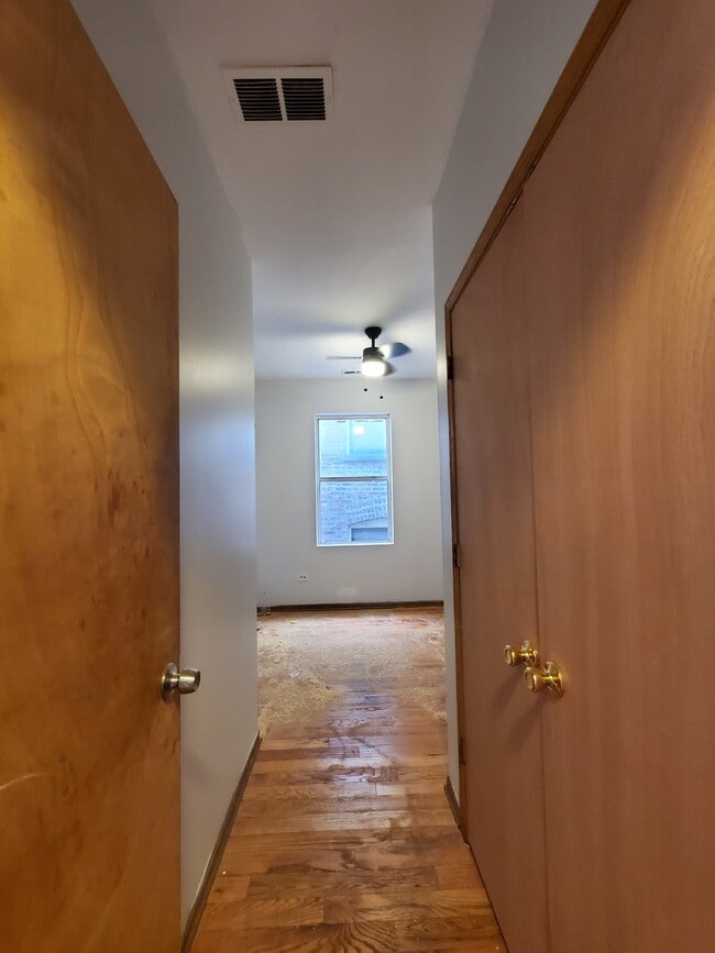 Building Photo - 1546 S Christiana Ave