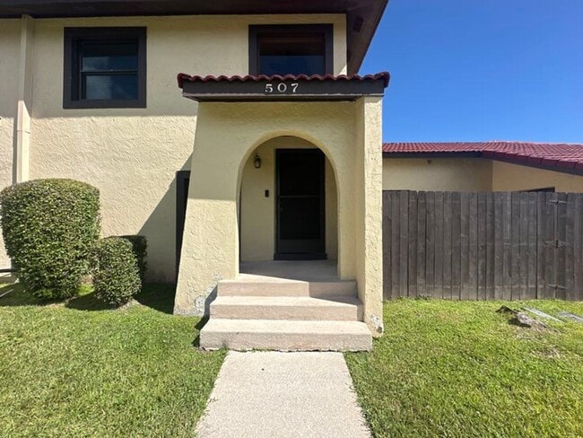 Beautiful 3/2.5 Townhome For Rent In Coopersmith - Beautiful 3/2.5 Townhome For Rent In Coopersmith