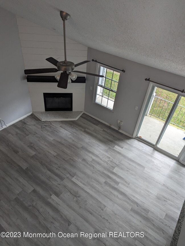Building Photo - 1415 Waters Edge Dr
