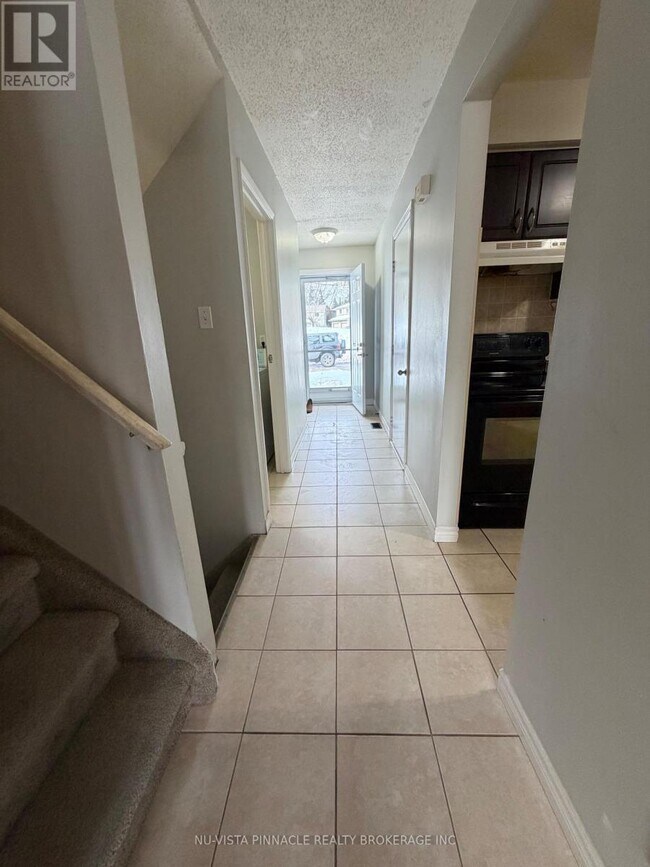 Photo du bâtiment - 30 Clarendon Crescent