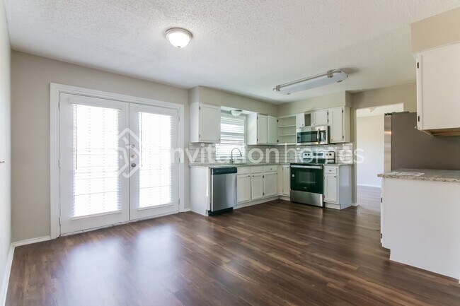 Building Photo - 4216 Hathaway Dr