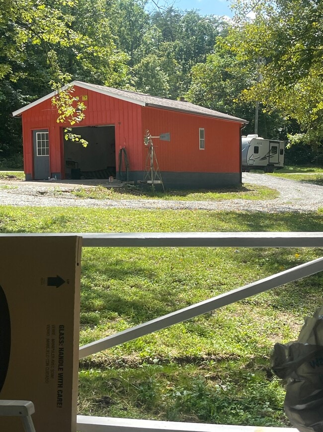 Foto del edificio - 290 Mark Lowery Rd