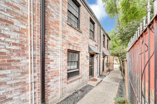 Foto del edificio - 2610 Whitney St