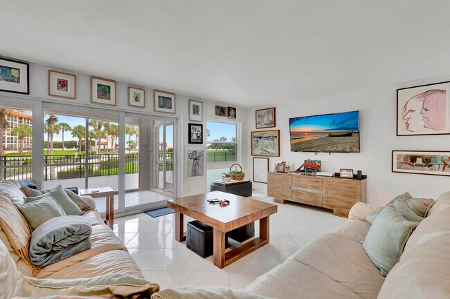 Foto del edificio - 2871 N Ocean Blvd