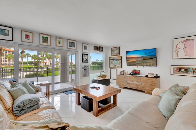 Building Photo - 2871 N Ocean Blvd