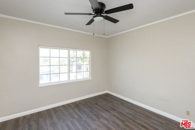 Building Photo - 1522 N Harvard Blvd