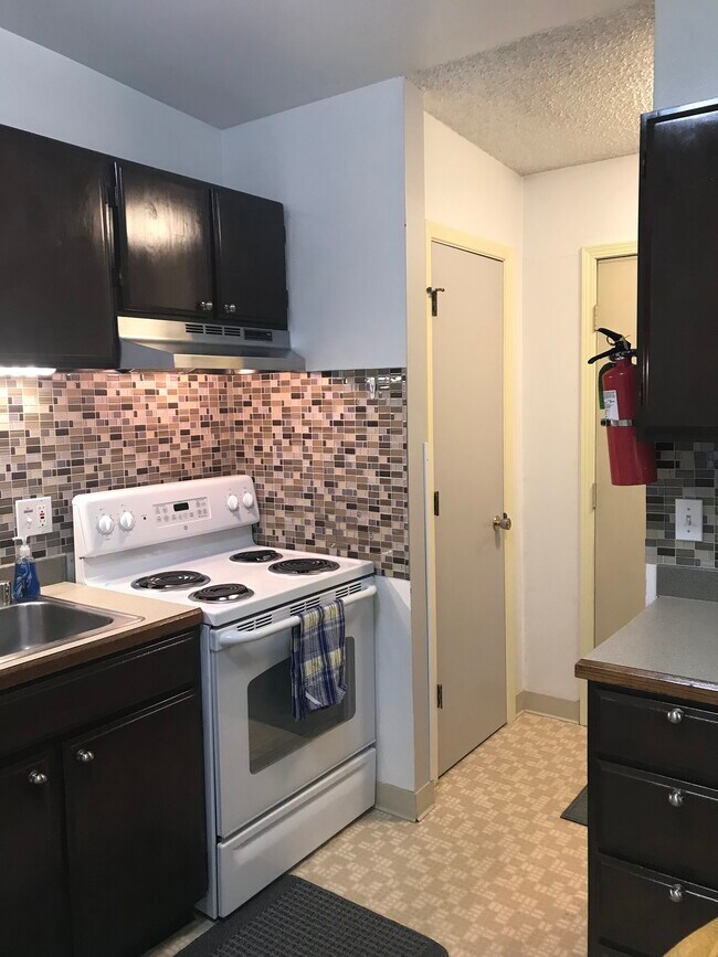 Building Photo - 3107 W 33rd Ave