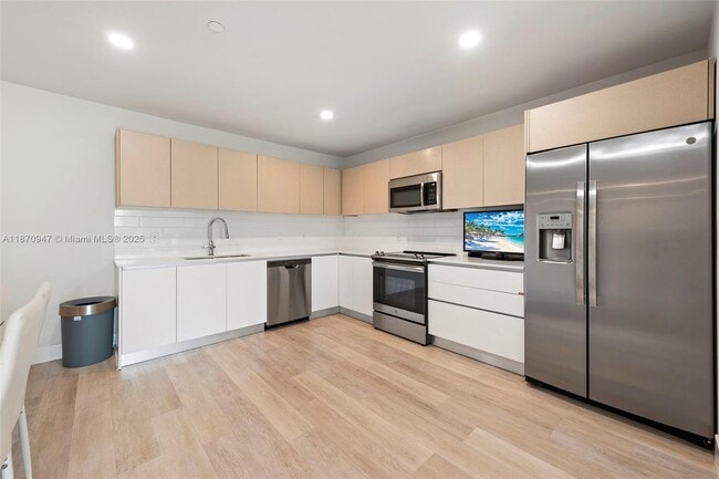 Foto del edificio - 2505 NE 193rd St