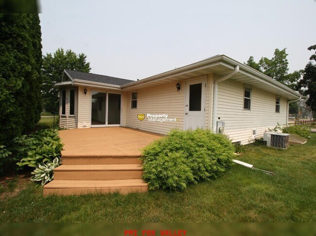 Building Photo - Beautifully Remodeled Ranch