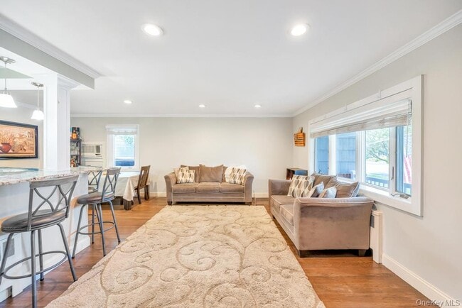 Building Photo - 2327 Cleveland St