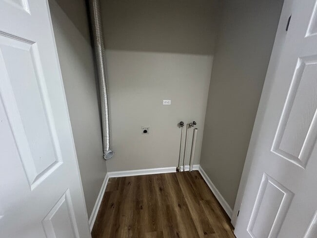 Building Photo - Charming 3-Bedroom Home in a Convenient Quincy Location!