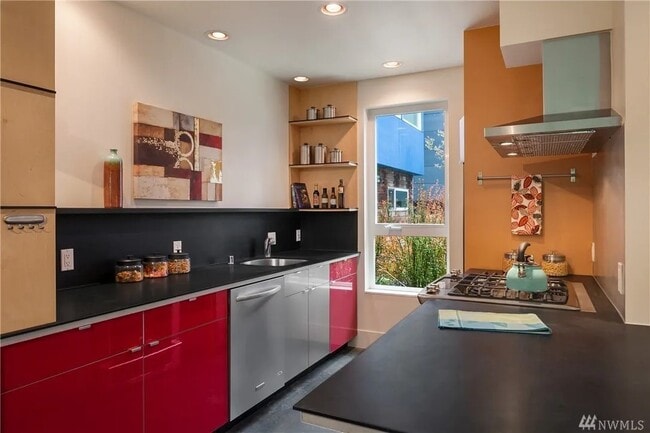 Kitchen - 107 19th Ave