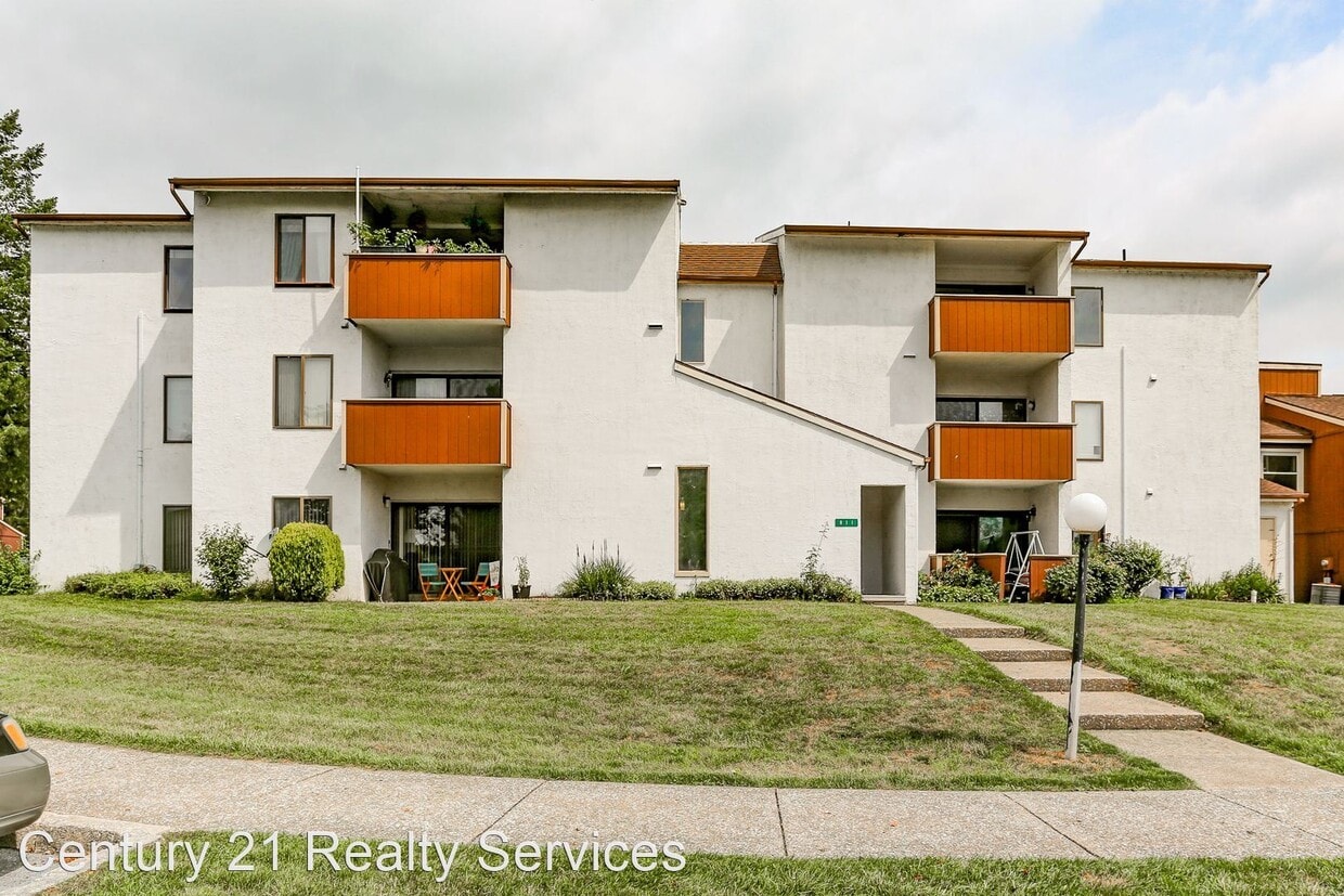 Primary Photo - 1 br, 1 bath House - 811 Brian Dr. Unit 304