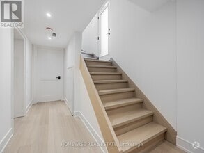 Building Photo - 21 Raeburn Ave