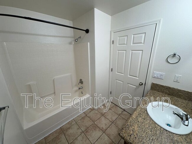 Building Photo - 3933 W Cecil Ave