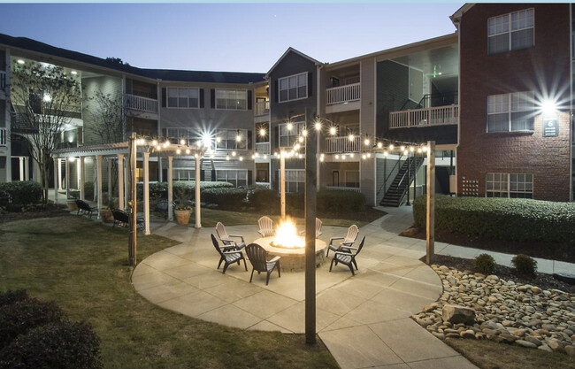 Foto del edificio - 5304 Charleston Pl