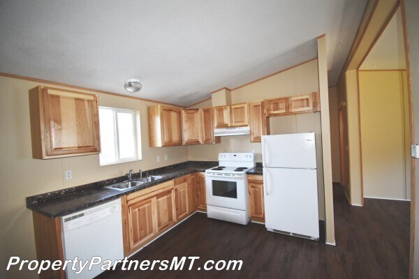 Primary Photo - Discover this Recently Upgraded 3 Bed 2 Ba...