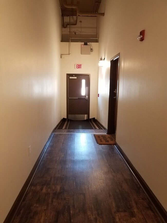 Building Photo - 2 bedroom 2 bath furnished - first floor unit